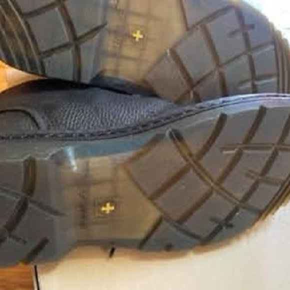 Dr Martens. size 9. new in a box main image 4